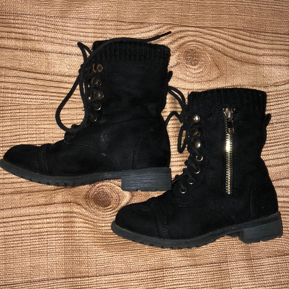 Black Boots size 9 toddlers
